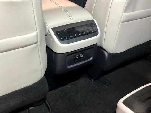 Used 2022 Nissan Pathfinder SL w/ SL Premium Package AWD/4WD image 11