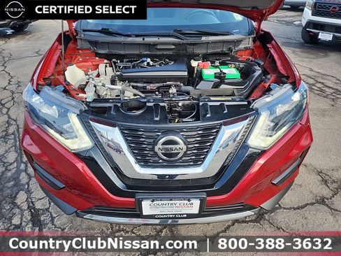 Certified 2018 Nissan Rogue SV w/ Premium Package image 33