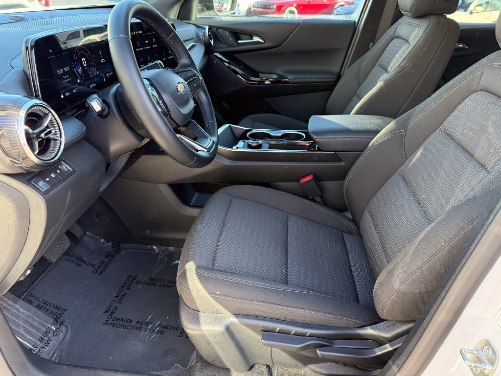 Used 2026 Chevrolet Equinox LT AWD/4WD image 23