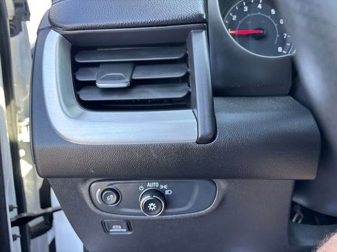 Used 2024 GMC Terrain SLE image 21