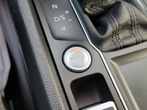 Used 2018 Volkswagen Atlas SE image 15