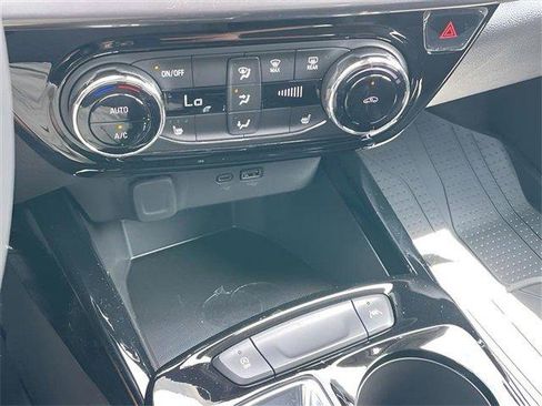 New 2025 Chevrolet Trax ACTIV w/ Driver Confidence Package image 38