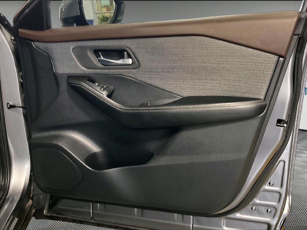 Certified 2023 Nissan Rogue SV AWD/4WD image 12