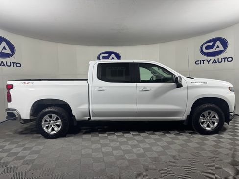 Used 2021 Chevrolet Silverado 1500 LT image 2