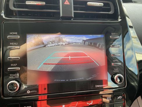 Used 2021 Toyota Prius XLE w/ Carpet Mat Package (TMS) image 20