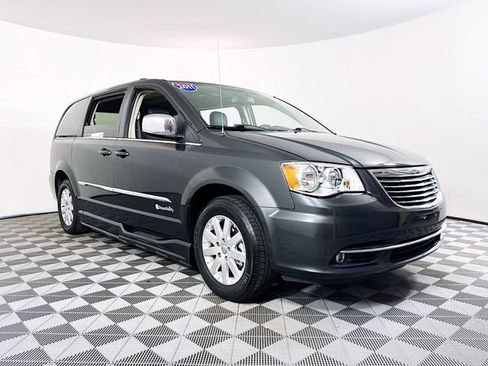 Used 2011 Chrysler Town & Country Touring-L w/ Entertainment Group #2 image 1