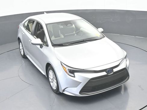 Used 2024 Toyota Corolla LE w/ LE Convenience Package image 43