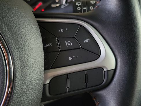 Certified 2020 Jeep Compass Latitude FWD image 24