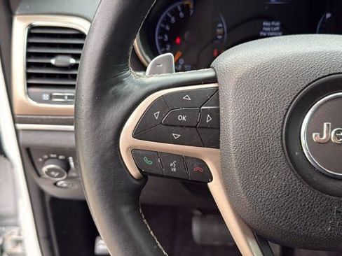 Used 2017 Jeep Grand Cherokee Limited AWD/4WD image 16
