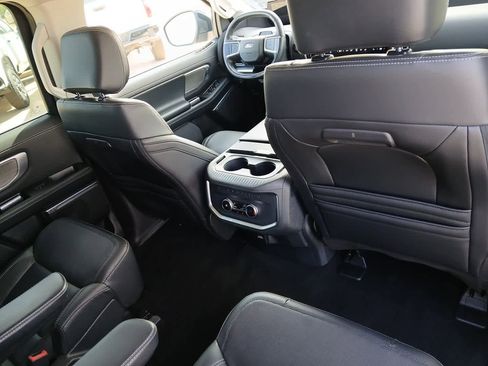 Used 2025 Ford Expedition Platinum AWD/4WD image 68