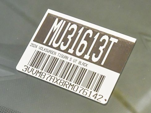 Used 2024 Volkswagen Tiguan SE image 30