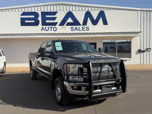 Used 2018 Ford F250 XLT w/ XLT Value Package image 1