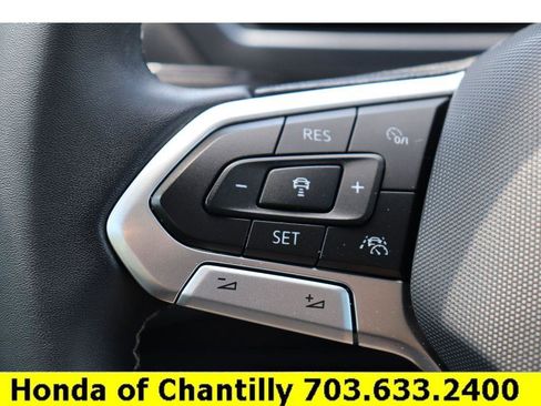 Used 2022 Volkswagen Tiguan SE image 18