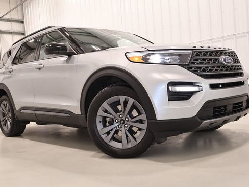 Certified 2023 Ford Explorer XLT w/ Equipment Group 202A image 41