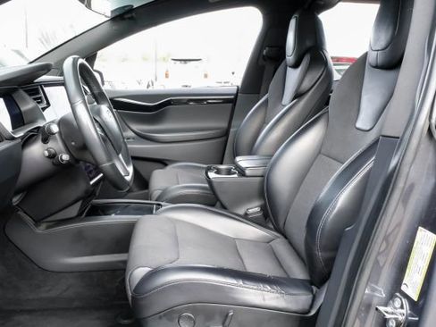 Used 2018 Tesla Model X 100D image 4