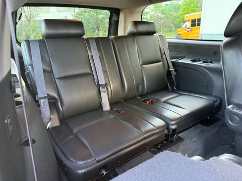 Used 2013 Chevrolet Suburban LTZ AWD/4WD image 27