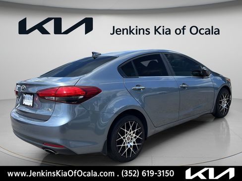 Used 2017 Kia Forte EX FWD image 3