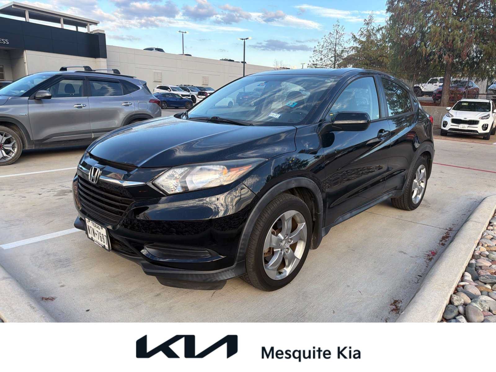 Used 2017 Honda HR-V LX image 1