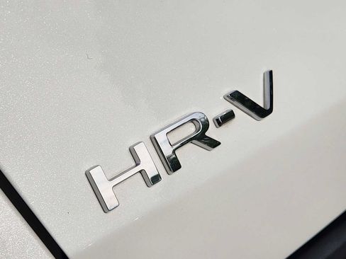 Used 2024 Honda HR-V LX image 11