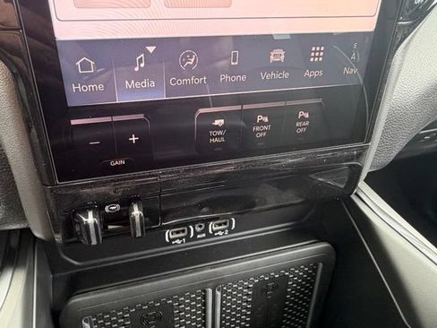 New 2026 RAM 2500 Laramie AWD/4WD image 24