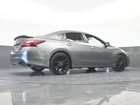Used 2018 Nissan Altima 2.5 SR w/ SR Midnight Edition image 61