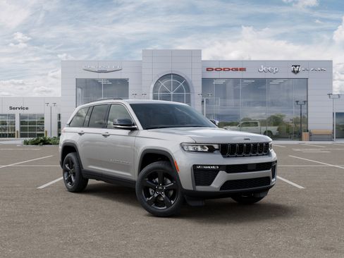 New 2026 Jeep Grand Cherokee Limited w/ Limited Altitude Package AWD/4WD image 31