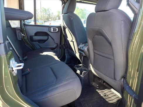 Used 2022 Jeep Wrangler Unlimited Sport image 13