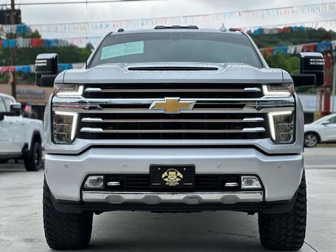 Used 2022 Chevrolet Silverado 2500 High Country AWD/4WD image 2
