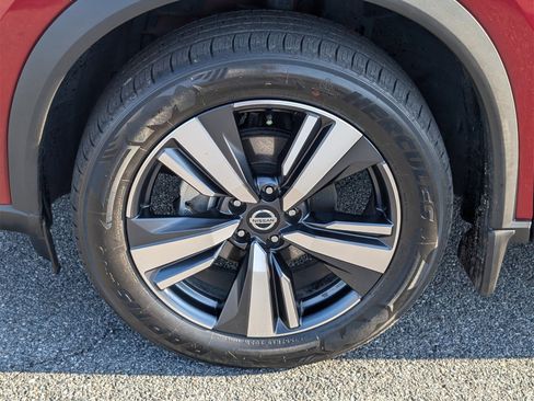 Used 2021 Nissan Rogue SL w/ Premium Package image 13