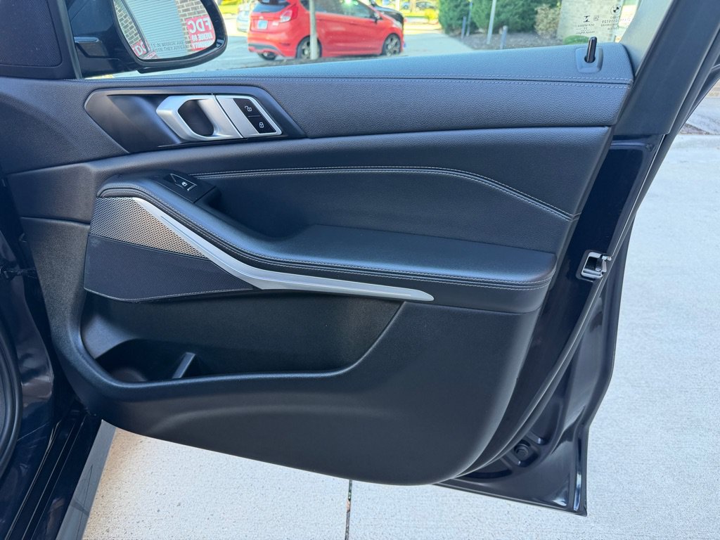 Used 2019 BMW X5 xDrive40i w/ M Sport Package AWD/4WD image 31