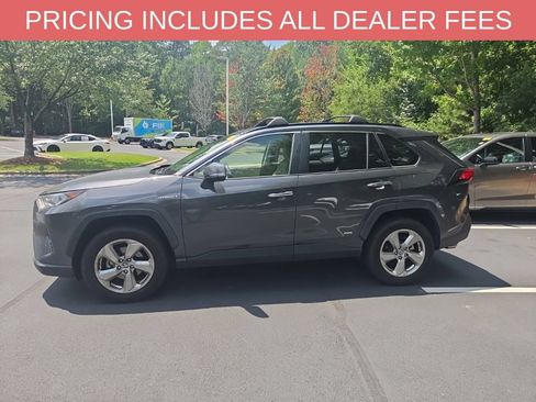 Used 2020 Toyota RAV4 Limited AWD/4WD image 7