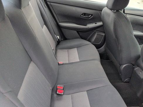 Used 2024 Nissan Sentra SV FWD image 8