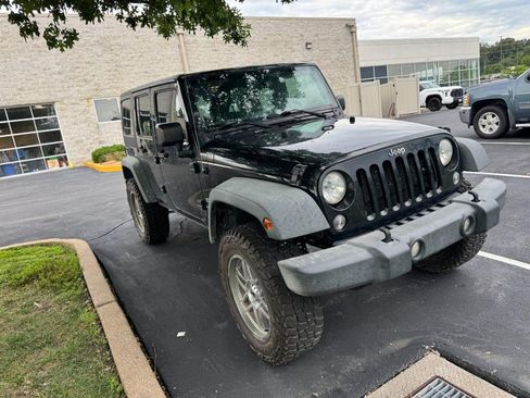Used 2016 Jeep Wrangler Unlimited Sport AWD/4WD image 3