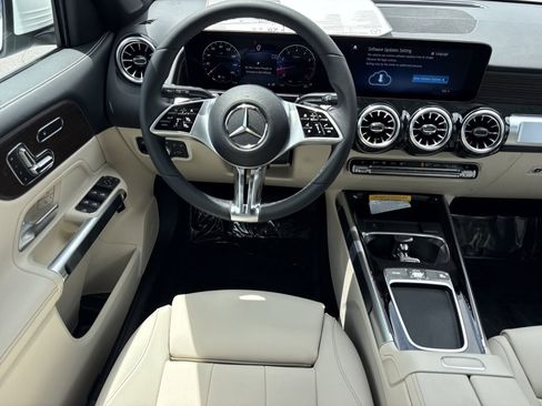 New 2026 Mercedes-Benz GLB 250 image 14