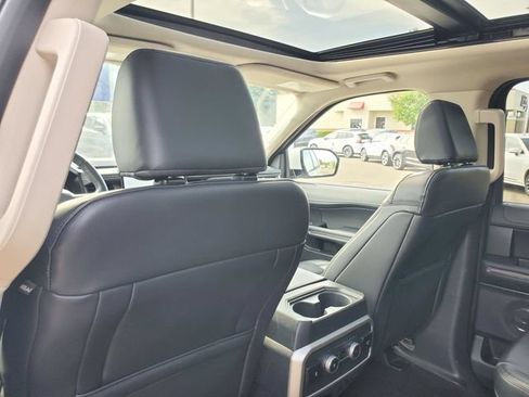 Used 2023 Ford Expedition XLT AWD/4WD image 26