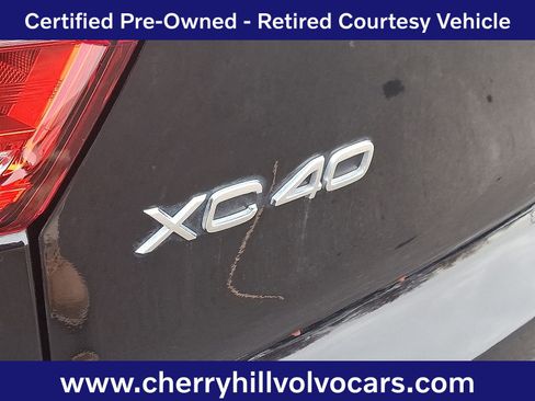 Certified 2025 Volvo XC40 B5 Ultra w/ Protection Package Premier image 29