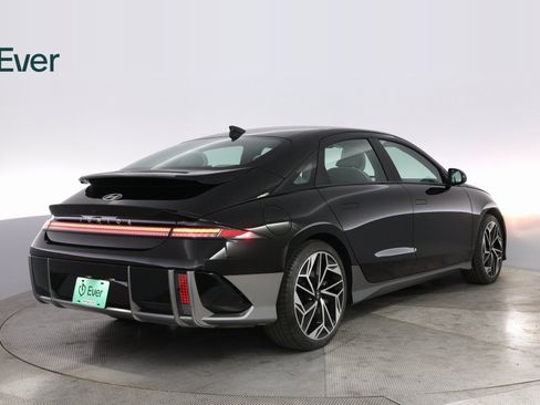 Used 2023 Hyundai Ioniq 6 SEL image 12