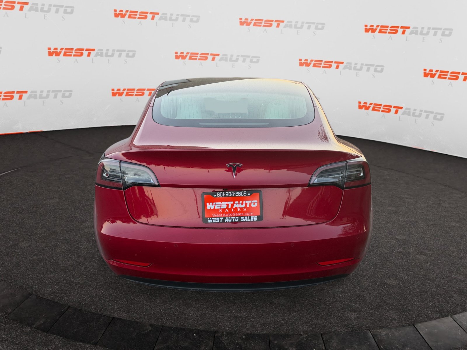 Used 2020 Tesla Model 3 Standard Range RWD image 4