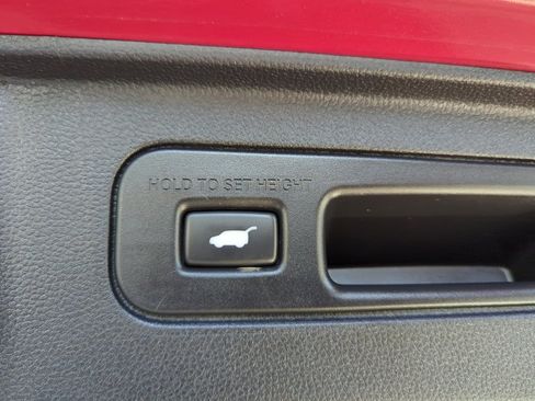 Used 2025 Honda Pilot Black Edition image 36