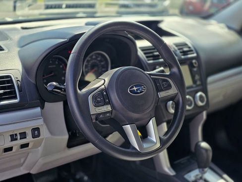 Used 2017 Subaru Forester 2.5i w/ Alloy Wheel Package image 14