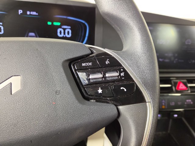Certified 2025 Kia Niro LX FWD image 21