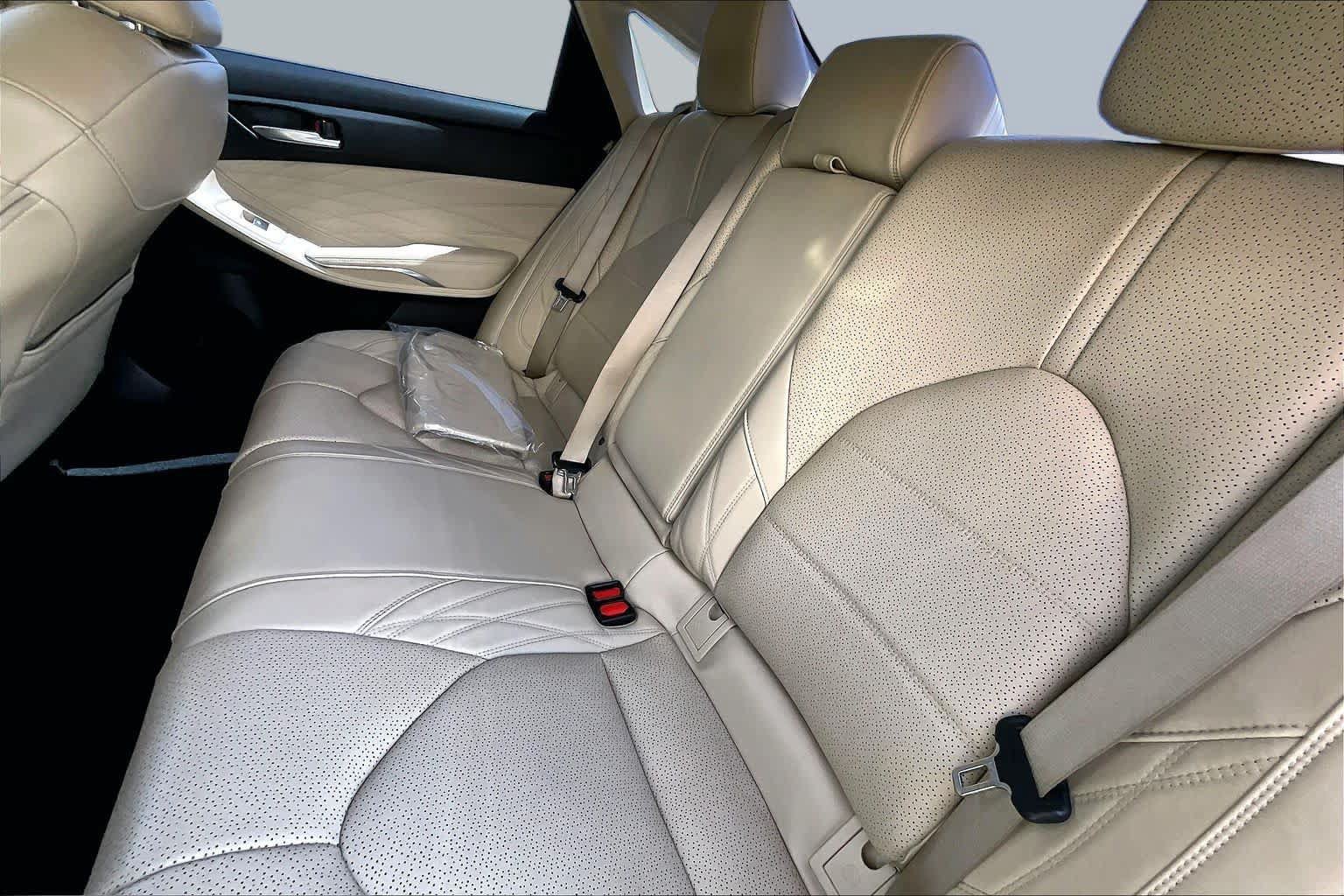 Used 2019 Toyota Avalon Limited FWD image 21