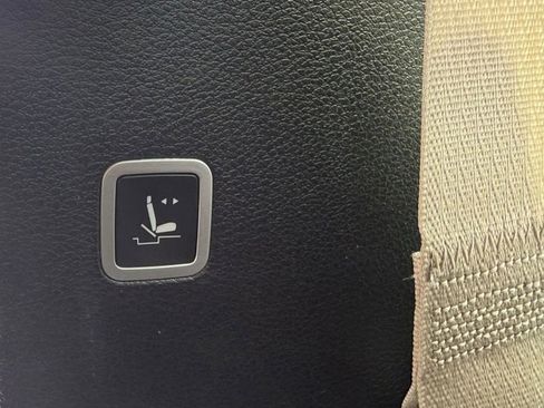 Used 2017 Chrysler Pacifica Touring-L w/ Tire & Wheel Group image 52