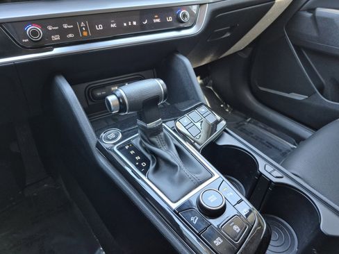 Used 2023 Kia Sportage EX image 12