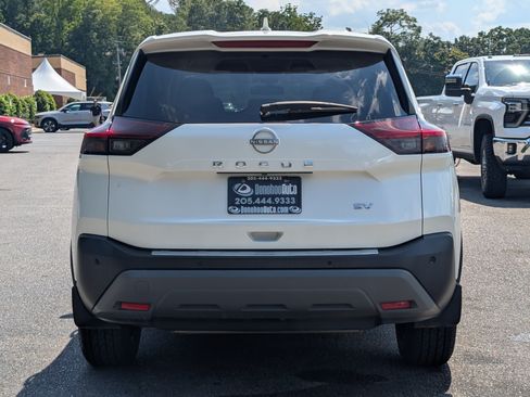 Used 2023 Nissan Rogue SV FWD image 8