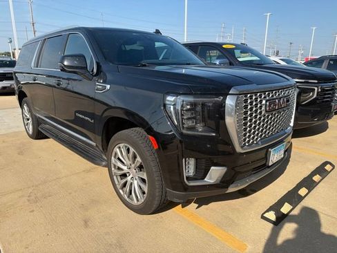 Used 2021 GMC Yukon XL Denali AWD/4WD image 4