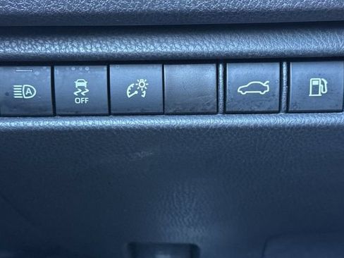 Used 2025 Toyota Camry SE FWD image 43