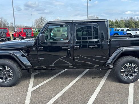 New 2026 Jeep Gladiator Sport AWD/4WD image 6