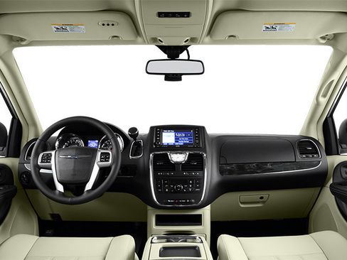 Used 2013 Chrysler Town & Country Touring-L w/ Premium Group FWD image 10