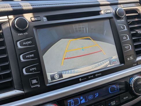 Used 2018 Toyota Highlander Limited Platinum AWD/4WD image 23